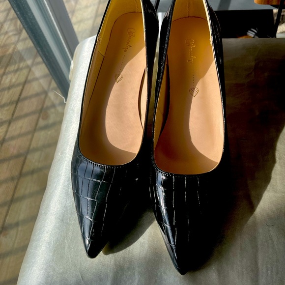 Ladies stylish pointy toe kitten heels size 9.5 - Picture 1 of 7